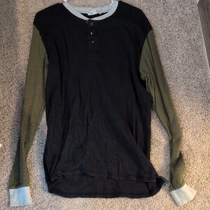 Men's Black and Green Long Sleeve Shirt
